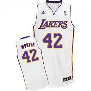 Maillot NBA Los Angeles Lakers #42 James Worthy Blanc Adidas Swingman Alternate - Homme