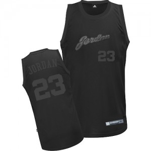 Chicago Bulls #23 Adidas Tout noir Authentic Maillot d'équipe de NBA pas cher - Michael Jordan pour Homme