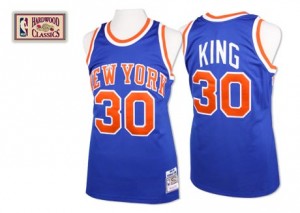 Maillot NBA Bleu royal Bernard King #30 New York Knicks Throwback Authentic Homme Mitchell and Ness